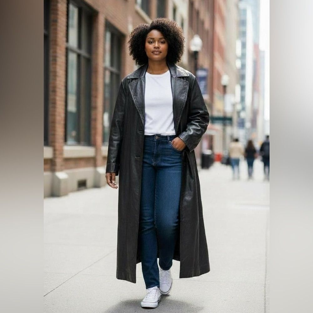 Wilson’s Women's Black Leather Long walking / topcoat coat